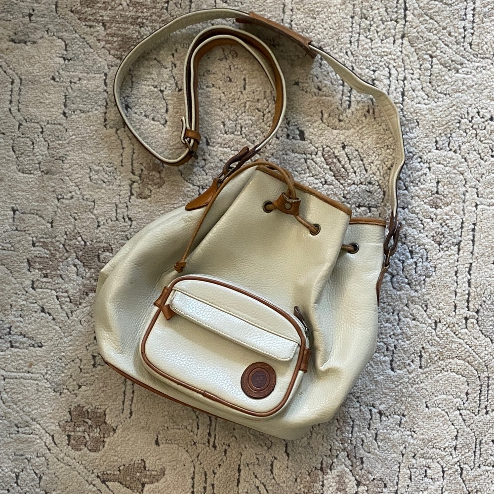 Chic Cream Leather Shoulder Bag